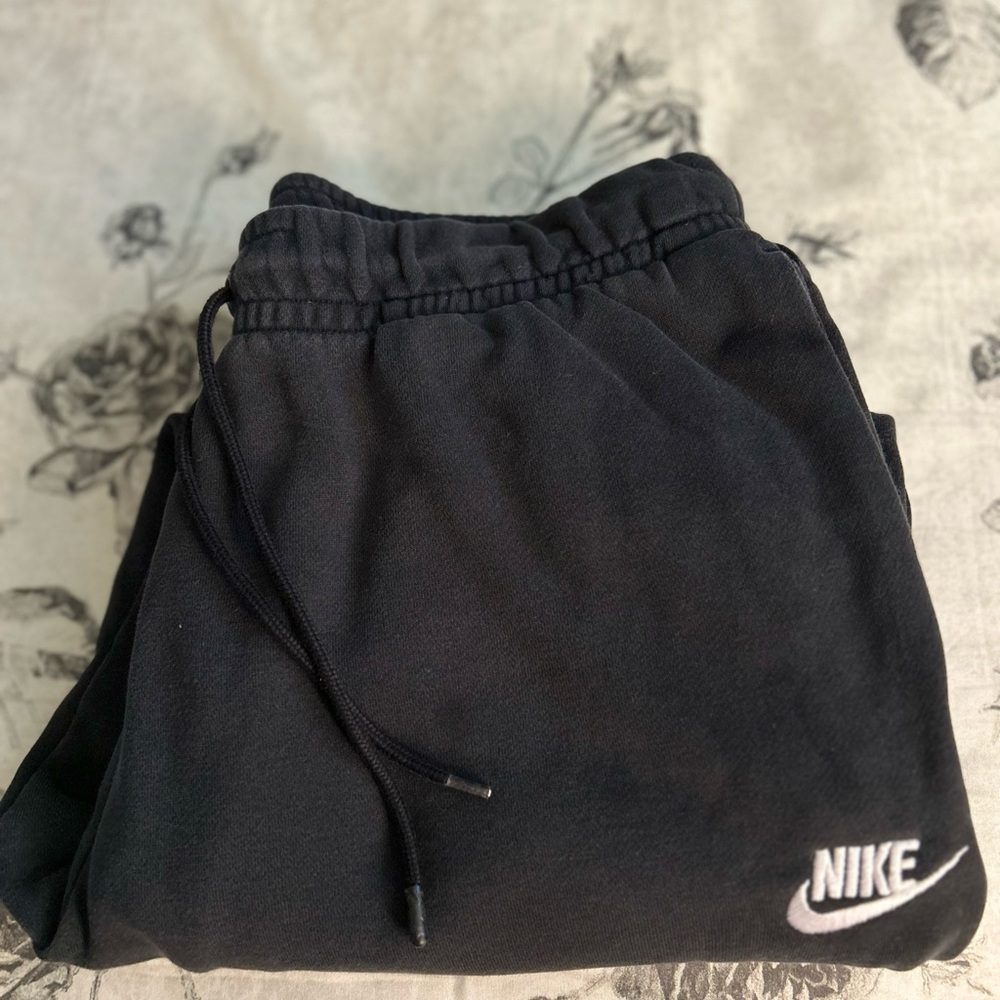 Nike Black Sweatpants with Elastic Waistband